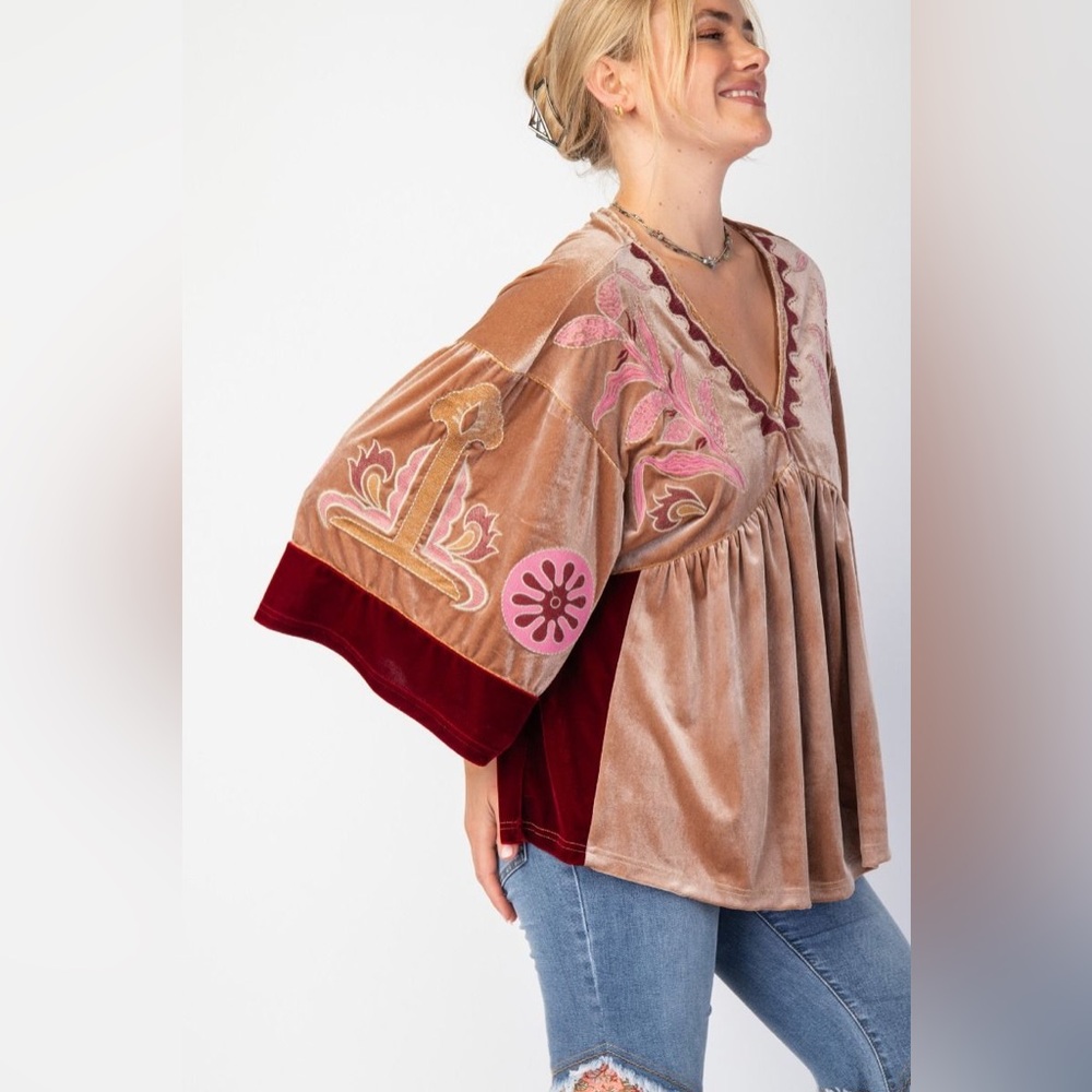 Easel Velvet Kimono Sleeve Top in Tan and Burgundy NWT  multiple available - Picture 2 of 5